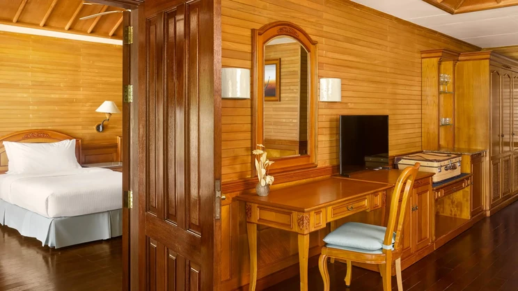 Royal Island Resort & Spa